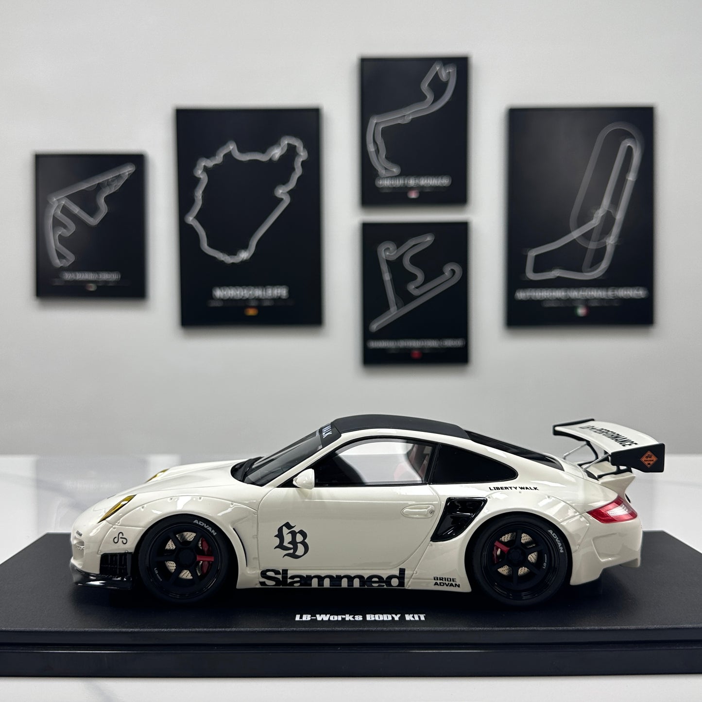 GT Spirit 1/18 Porsche LB-WORKS 997 TURBO White GT958