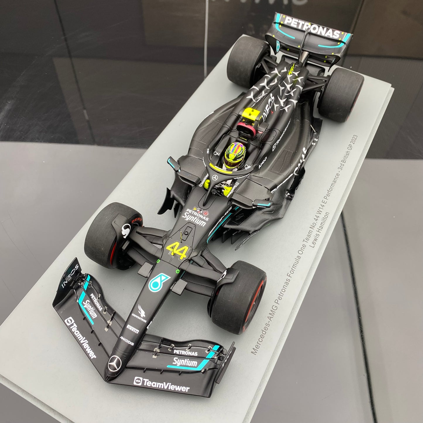 SPARK 1/18 Mercedes-Benz AMG F1 Team W14 2023 British Grand Prix Hamilton Black and Green Paint 18S901