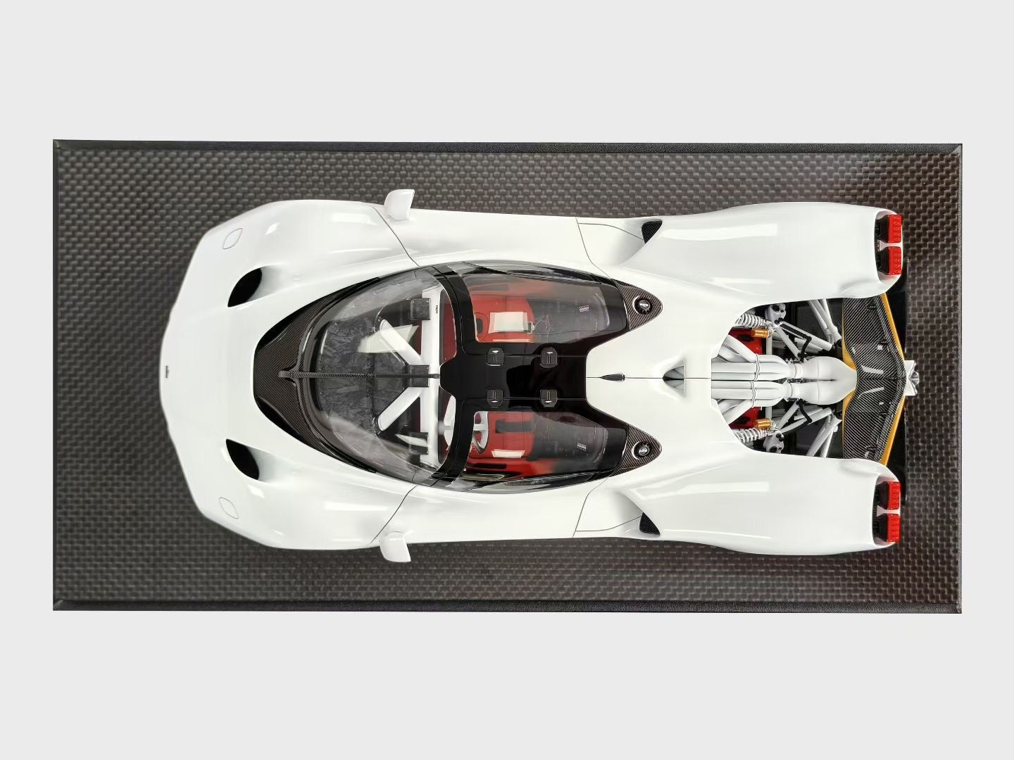 Frontiart 1/18 Nilu27 White Limited Edition Car Model Decoration