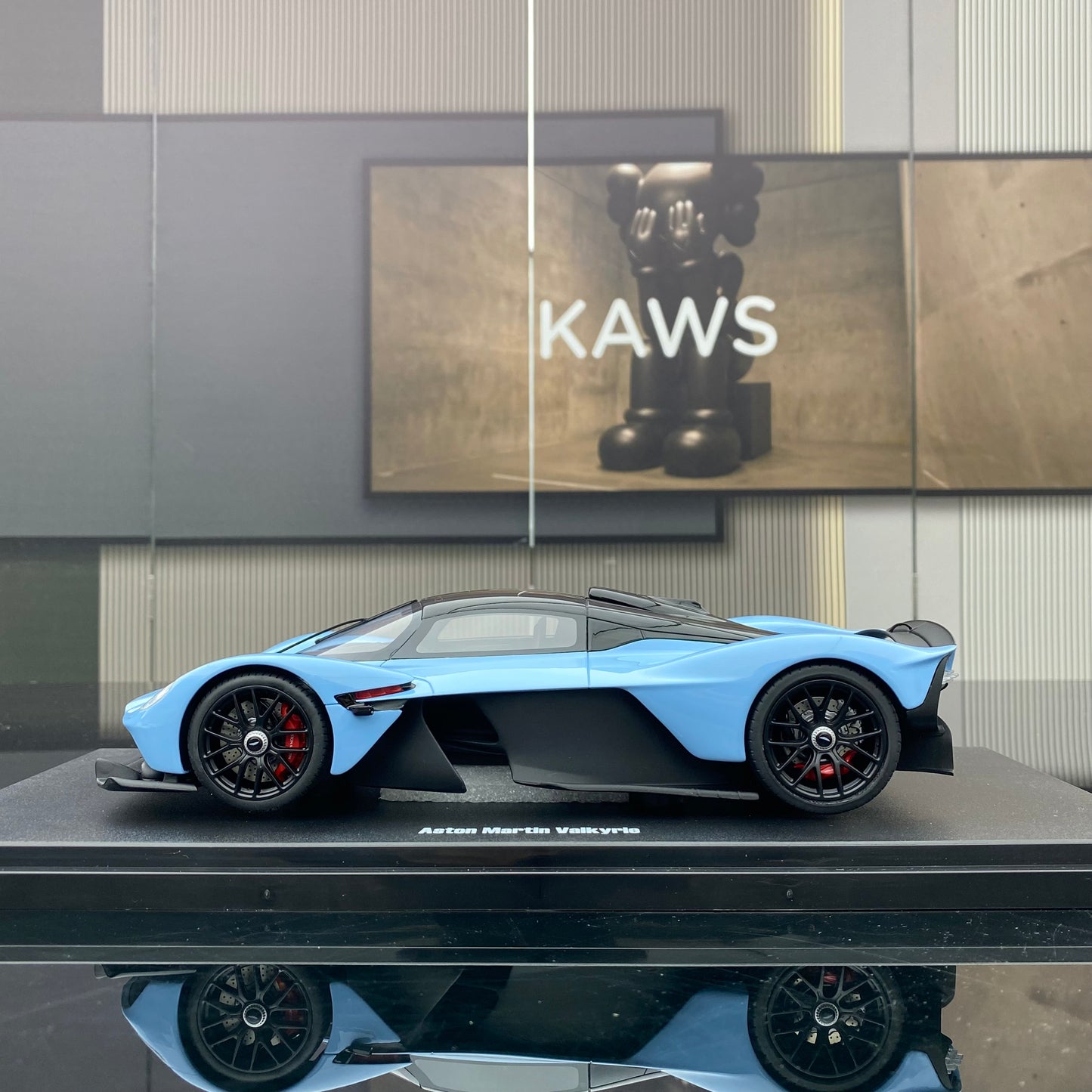 GT Spirit 1/18 Aston Martin VALKYRIE Blue Resin Simulation Car Model Ornaments