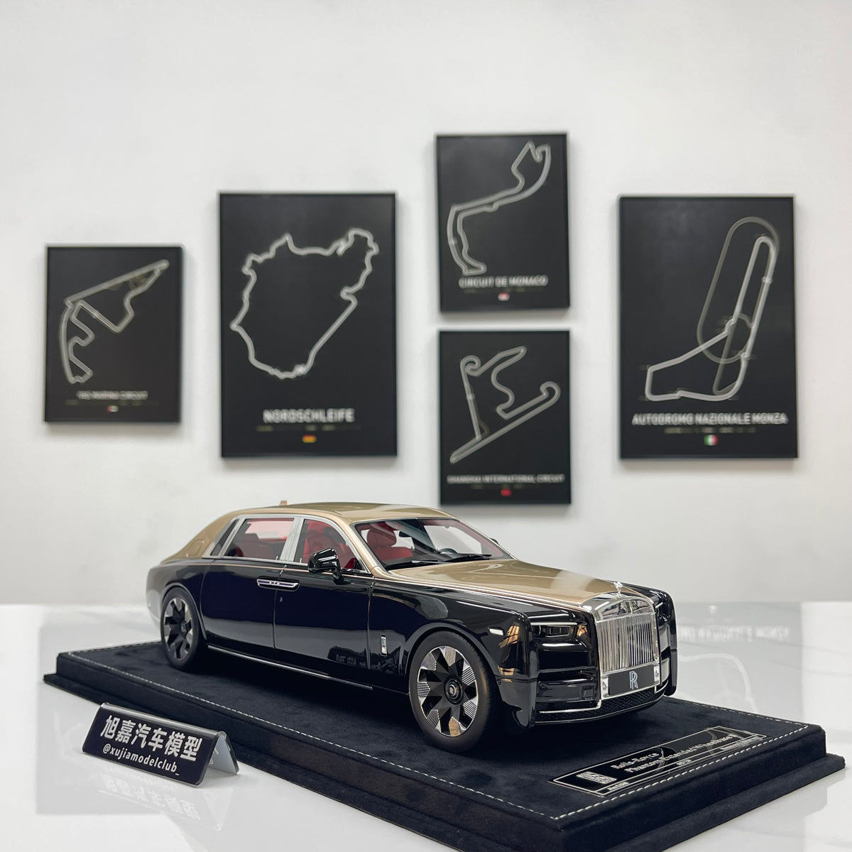 HH Model 1/18 Rolls-Royce Phantom Series II – Diamond Black/Champagne Gold (HH736)