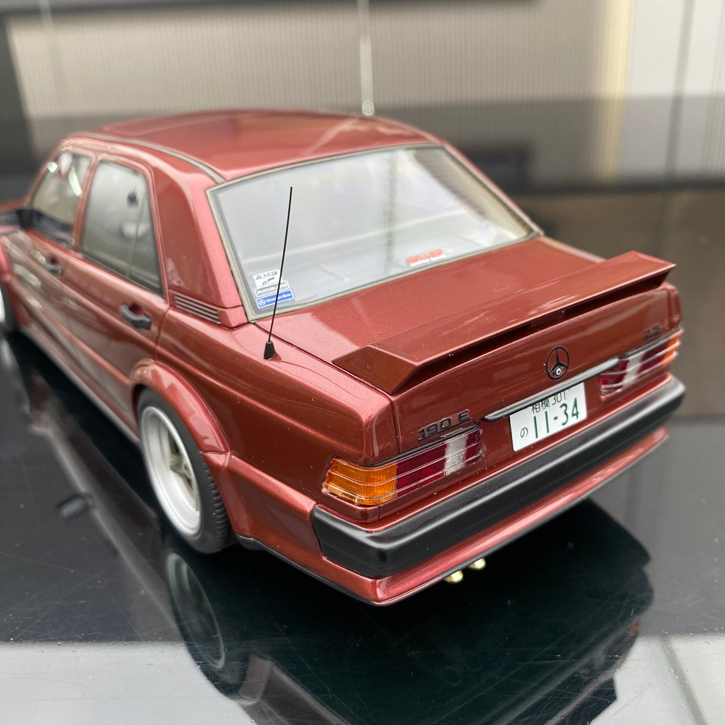 OTTO 1/18 Mercedes-Benz RAUH-WELT REPUBLIK 190E 2,5-16 ALMANDINE model