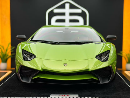 MR 1:18 Lamborghini Aventador LP750-4 Green 33/49 DDJ083