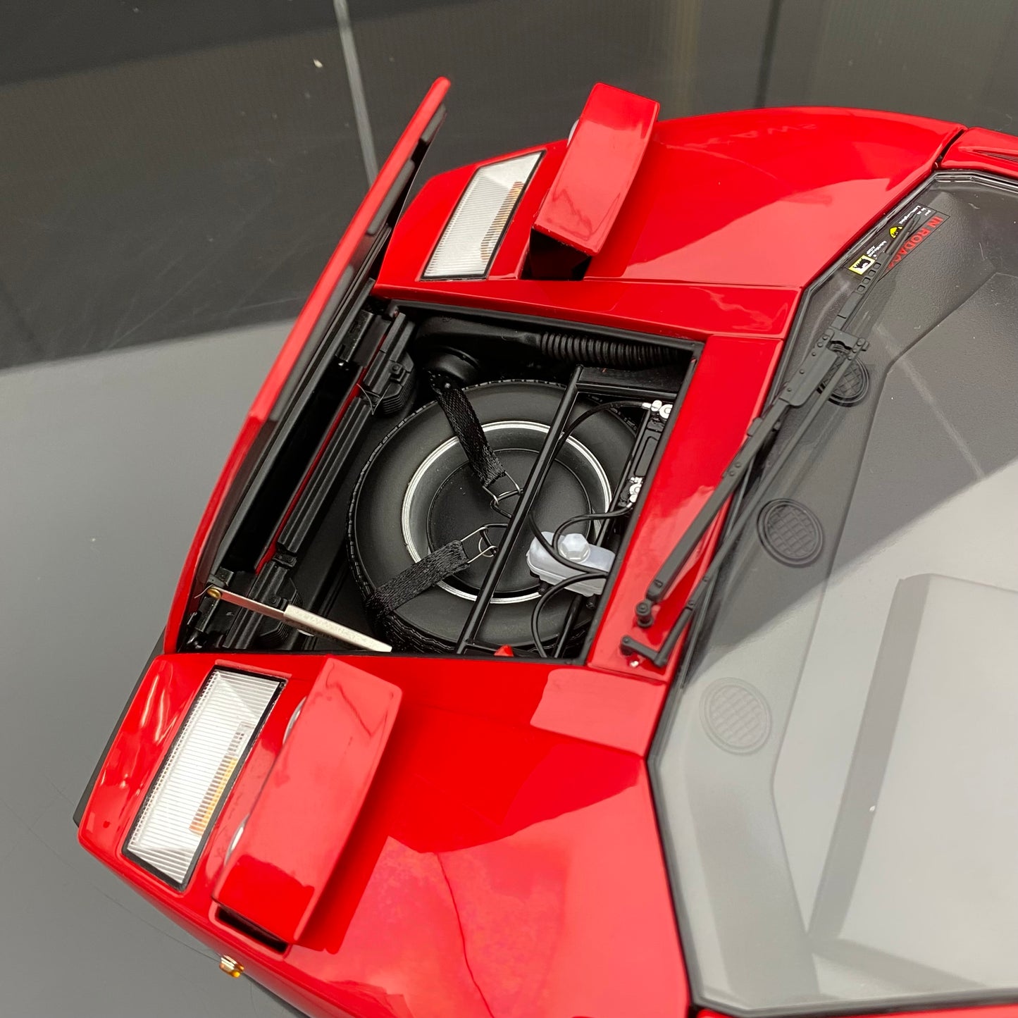 Lamborghini Countach LP400 rojo, modelo de coche de aleación Kyosho a escala 1/12