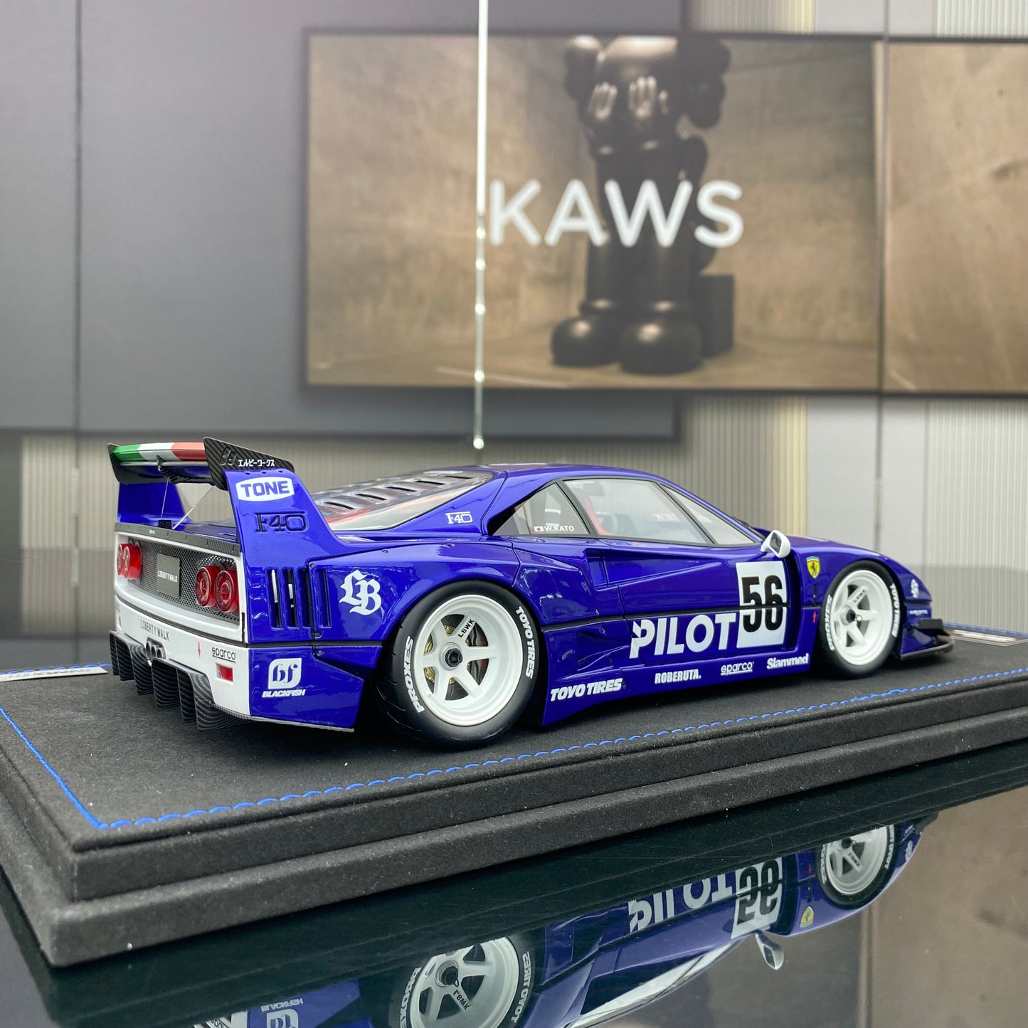 INNO 1/18 Ferrari LBWK F40 White Tokyo Auto Salon 2024 simulation car model ornaments