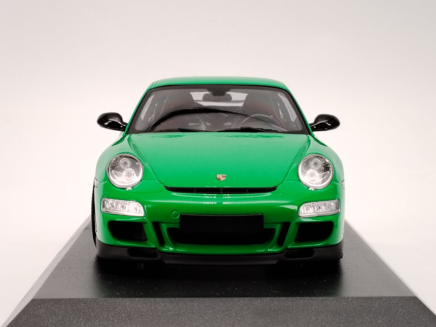 MINICHAMPS 1/18 Porsche 911 GT3 RS Die-cast Model Car
