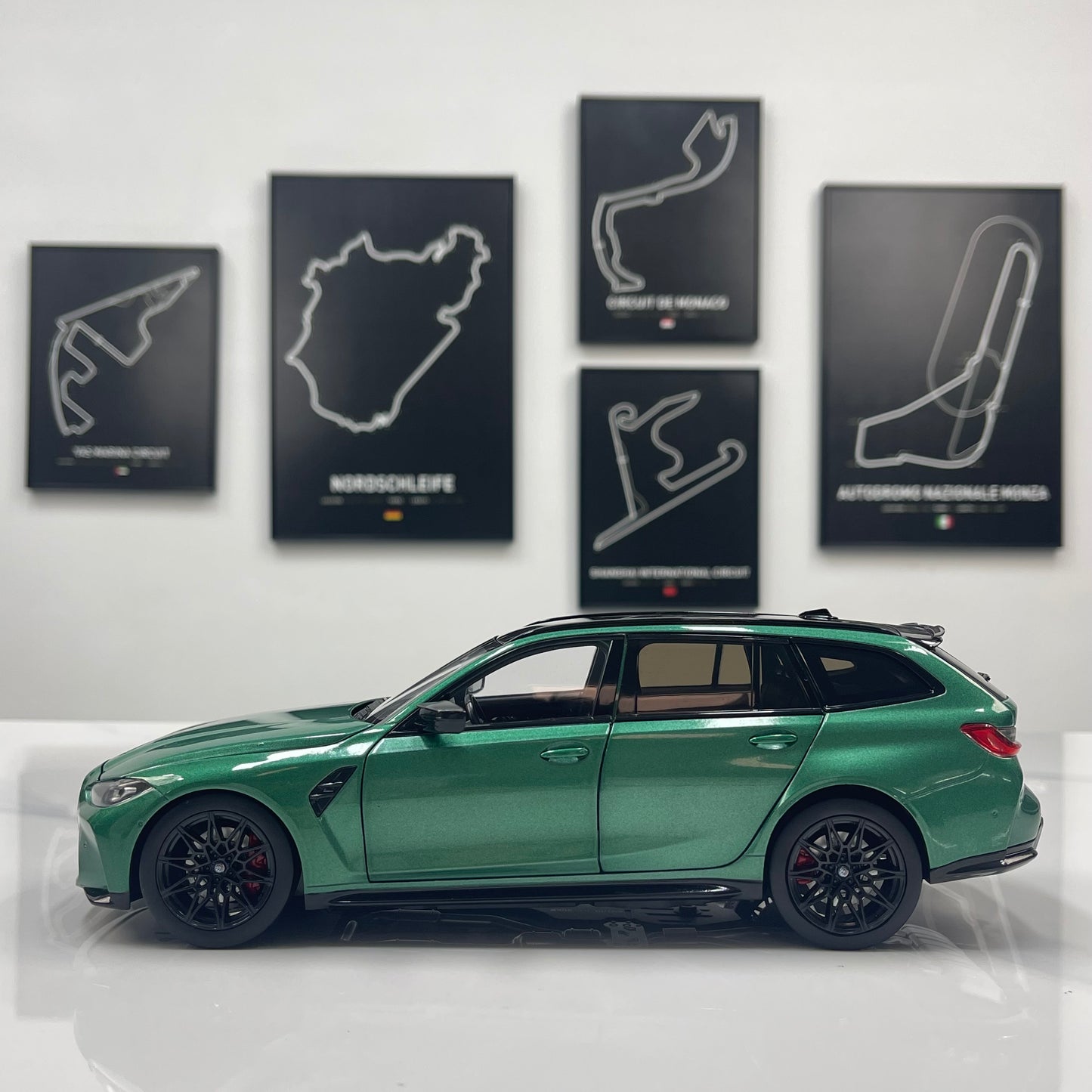 TSM MODEL 1/18 BMW M3 Touring (Isle of Man Green) TSM181030
