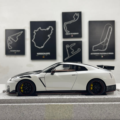 MOTORHELIX 1/18 Nissan GT-R NISMO (R35) Special Edition 2022 Brilliant Pearl White MH378