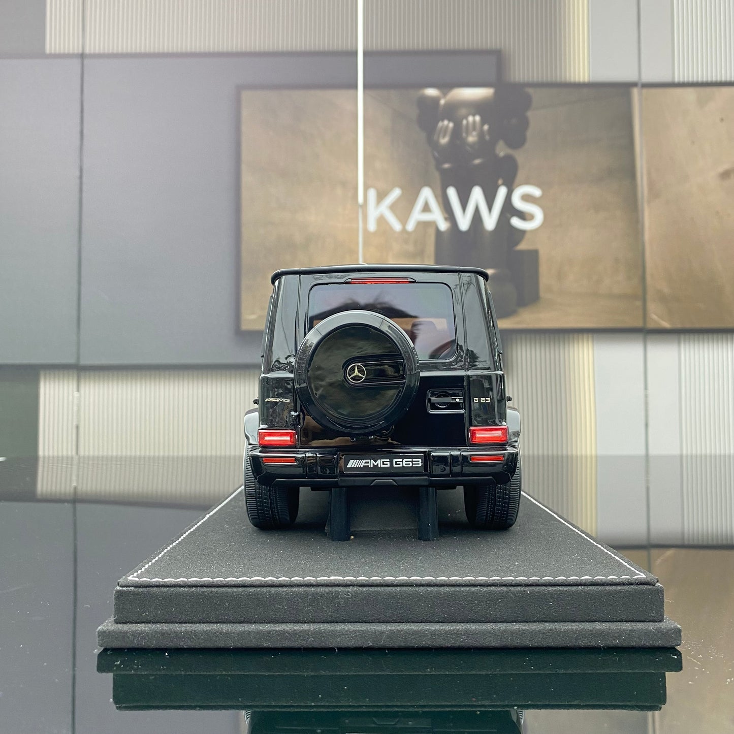 VEHICLE Art 1/18 Mercedes-Benz G63 black simulation car model ornament
