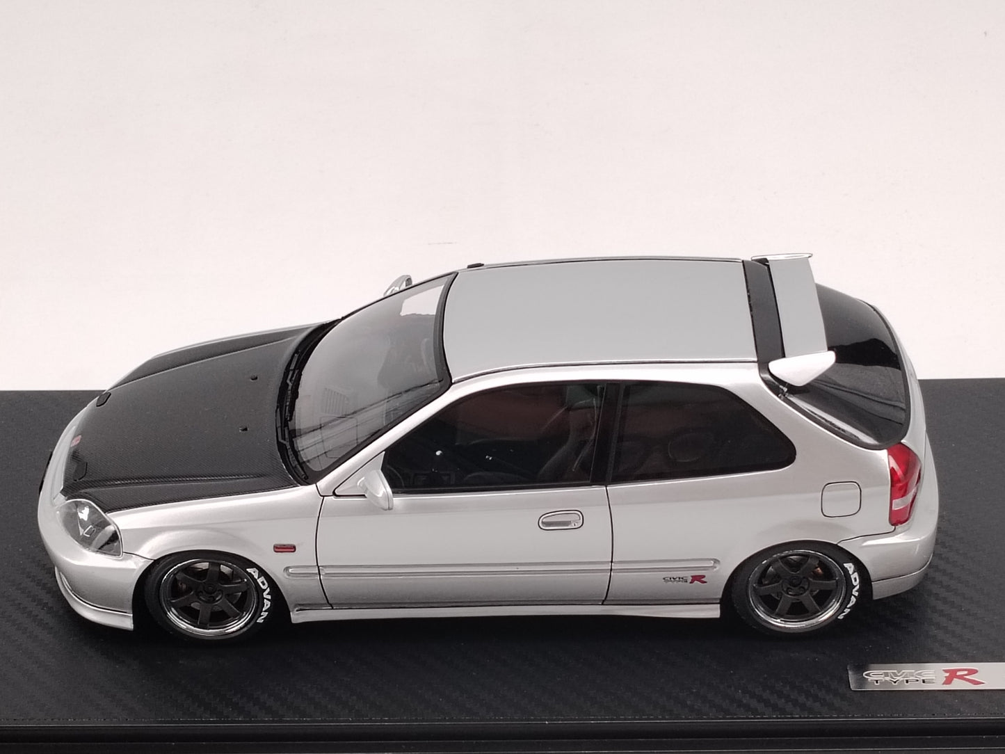 Ignition Model 1/18 Honda CIVIC (EK9) Type R resin car model