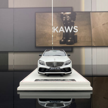 VEHICLE Art 1/18 Mercedes-Benz AMG S63 white car model ornament