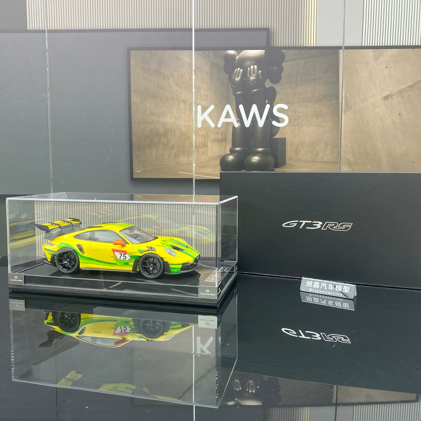 TP 1/18 Porsche 992 GT3 RS (Weissach Package) Glorora painting simulation car model