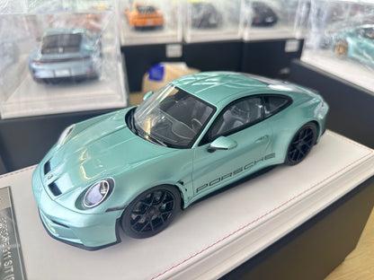 IVY 1/18 Porsche 911 S/T (992)