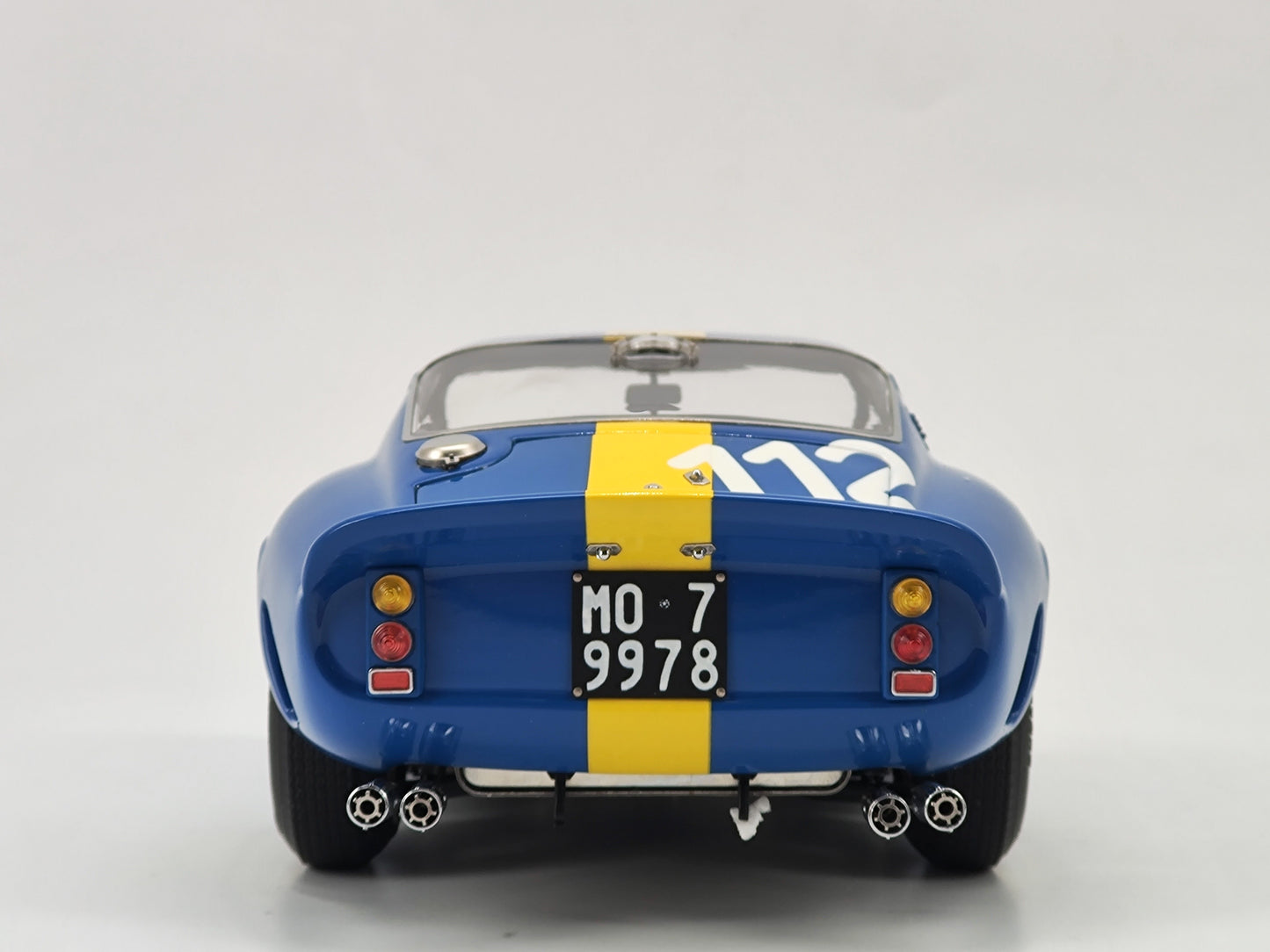 CMC 1/18 Ferrari 250GTO #112 Die-cast Model Car