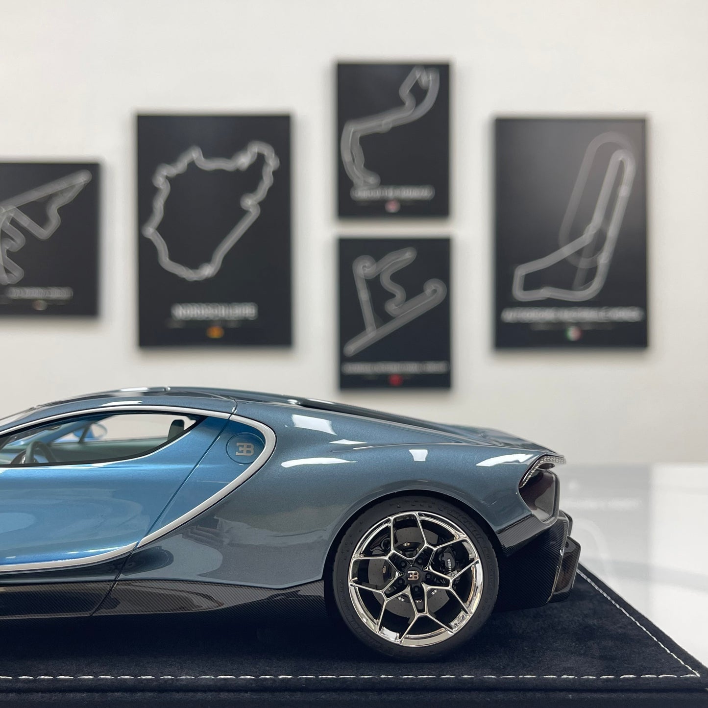 HH MODEL 1/18 Bugatti Tourbillon — Launch Color Limited Edition Model Car