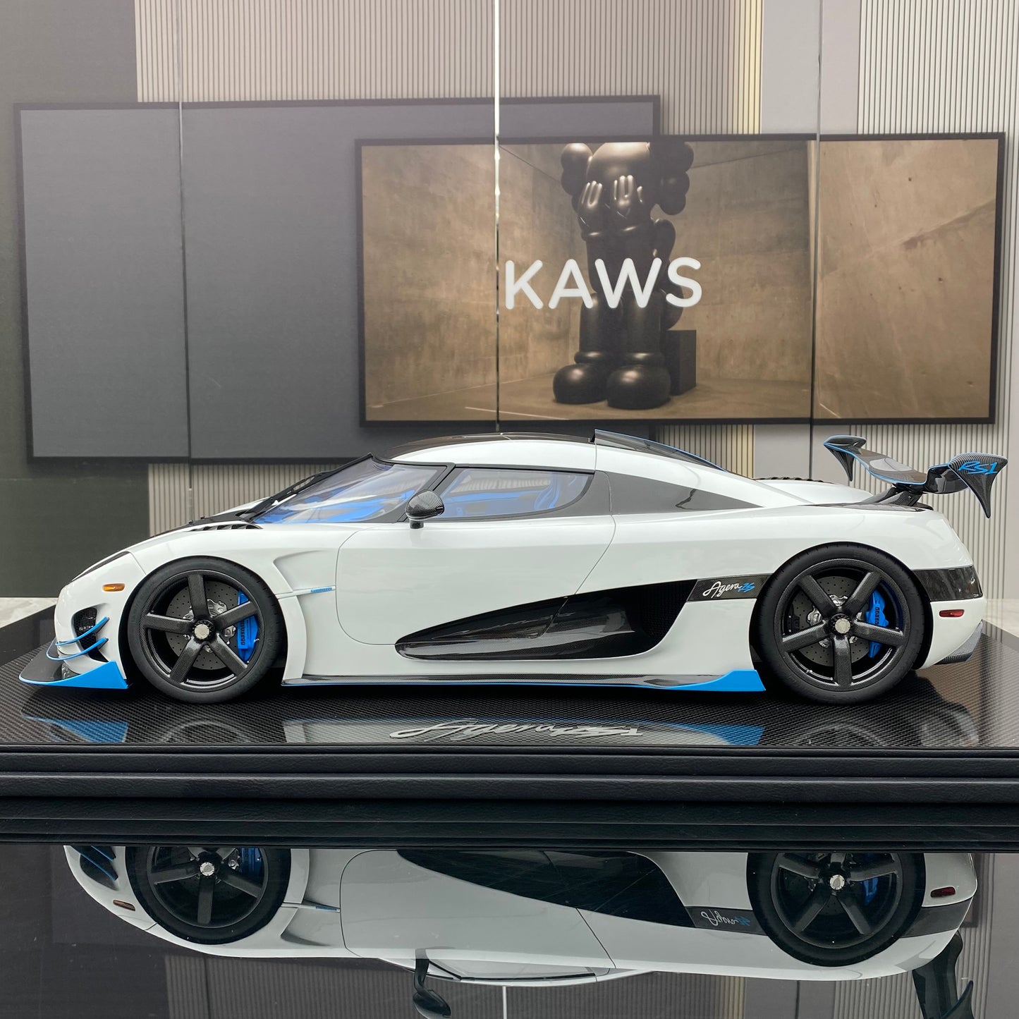 FRONTIART 1/8 Koenigsegg RS1 Pearl White Limited Edition Car Model Collection