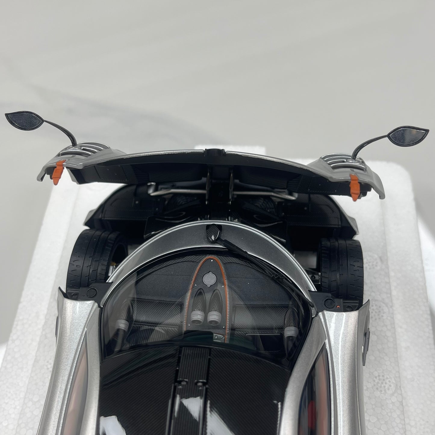 LCD 1/18 Pagani Imola Silver LCD125
