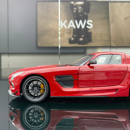 MINICHAMPS 1/18 Mercedes-Benz AMG SLS Black Series Aleación roja Modelo de coche de simulación totalmente abierto Colección de adornos
