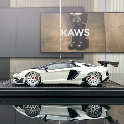 VIP 1/18 Lamborghini SVJ wide body modified car model ornament