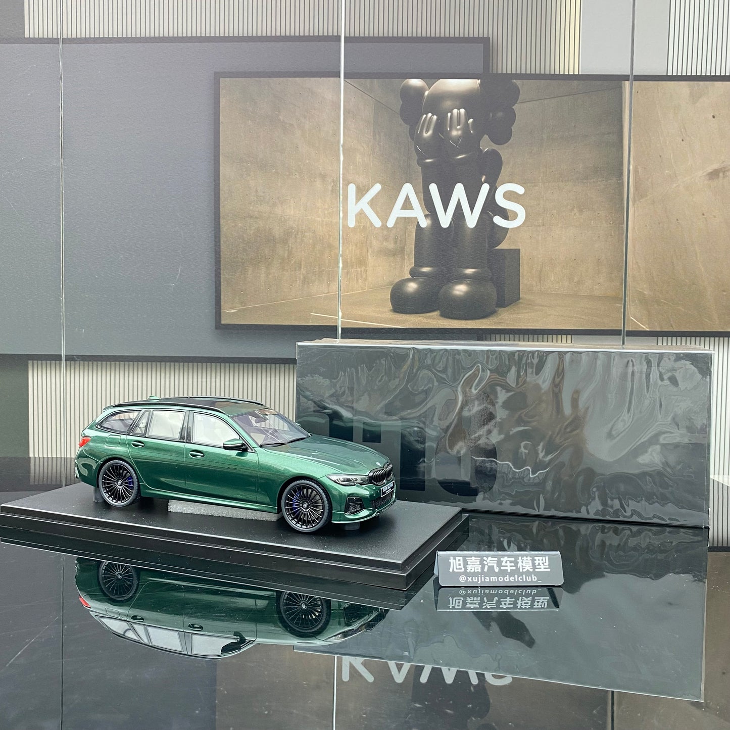 BMW Alpina B3 Touring Green, modelo de simulación GT Spirit 1/18