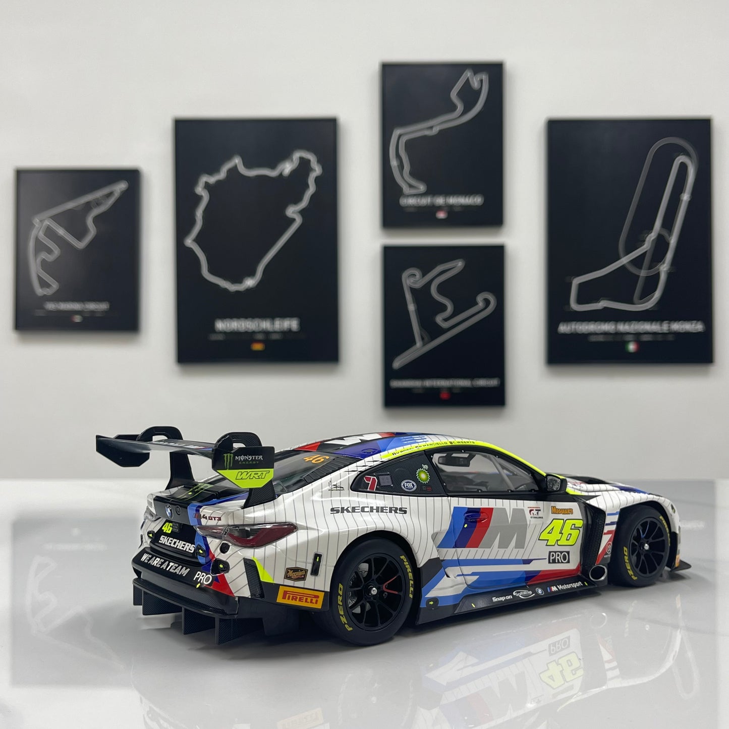 MINICHAMPS 1/18 BMW M4 GT3 TEAM WRT 12H BATHURST 2025 White Paint 110252046