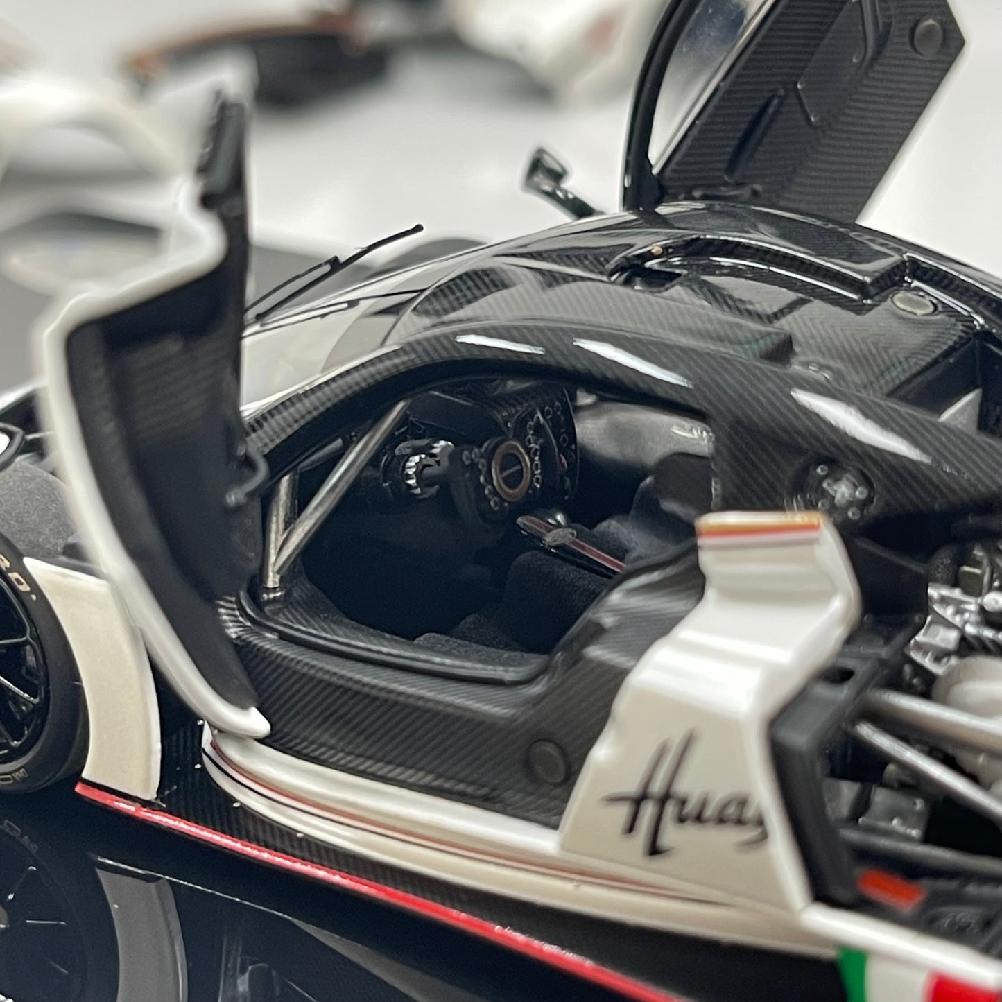 LCD 1/43 Pagani Huayra R Die-cast Model (Fully Opening Parts) – Matte White (LCD43017-PW)