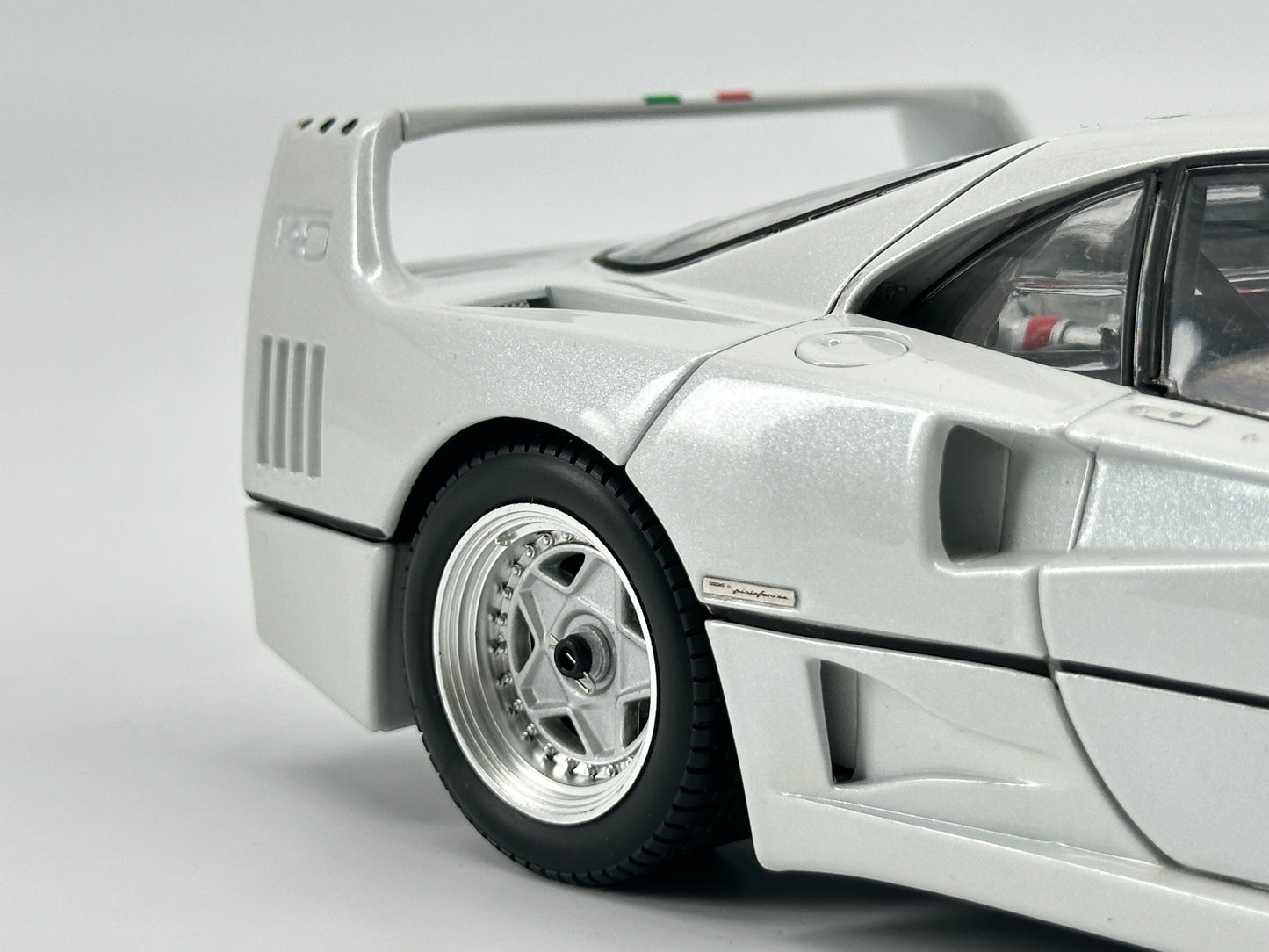 kyosho 1/18 Ferrari F40 Pearl White Alloy Full Open Car Model
