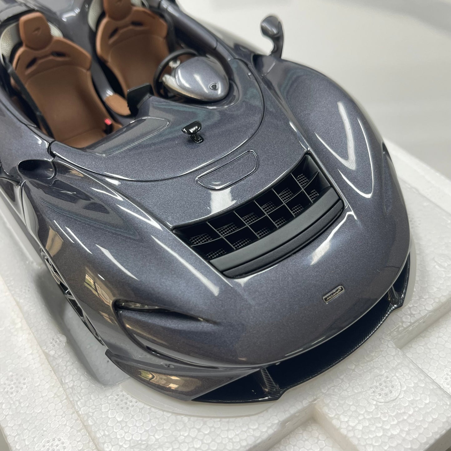 LCD 1/18 McLaren Elva Diecast Model – Metallic Grey (LCD18015-HGM)