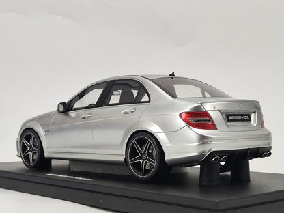 GT SPIRIT 1/18 Mercedes-Benz C63 Simulation Model Car Ornaments