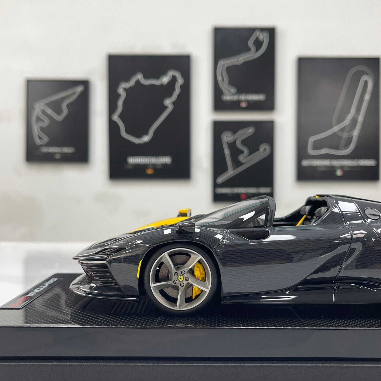 MR 1/18 Ferrari Icona Daytona SP3 Special Edition - Modena Yellow (FE036SE6)