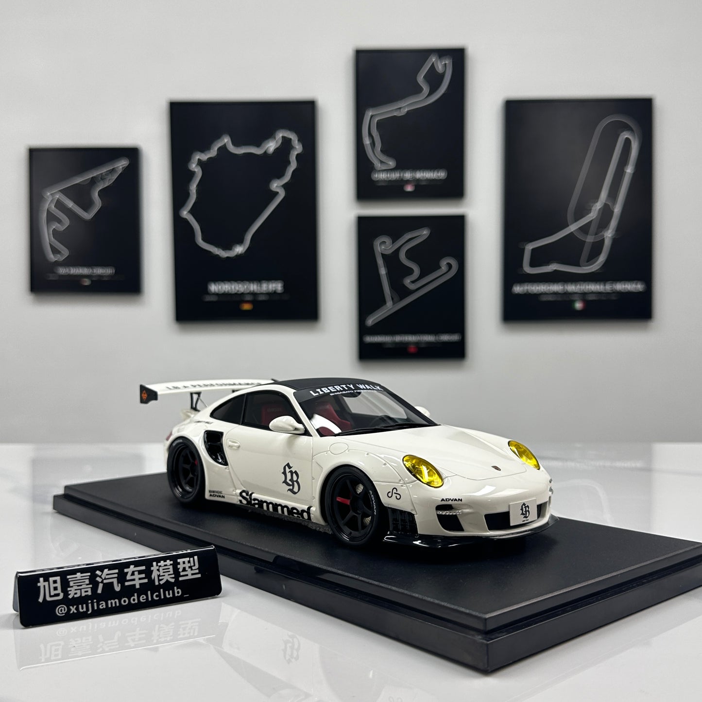 GT Spirit 1/18 Porsche LB-WORKS 997 TURBO White GT958
