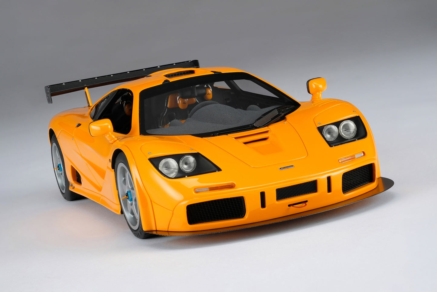 Amalgam 1/18 McLaren F1LM yellow simulation car model birthday gift ornament