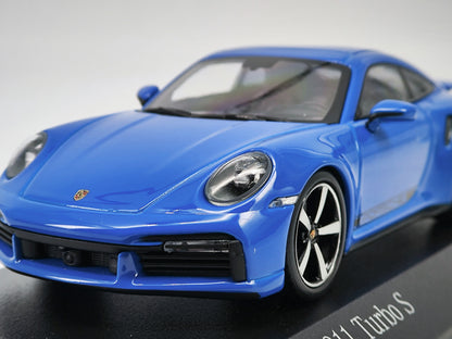 MINICHAMPS 1/43 Porsche 911 turbos alloy car model