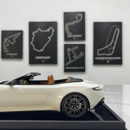 MOTORHELIX 1/18 Aston Martin DB12 Volante (Convertible) - Moonlight White - MH395