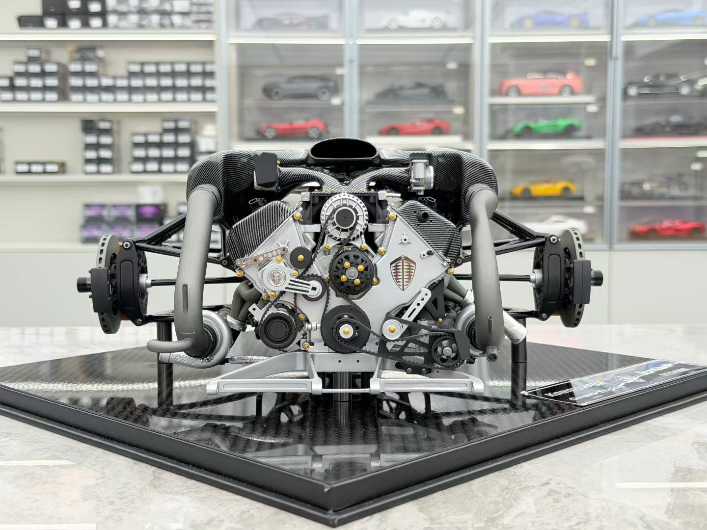 FA 1:6 Koenigsegg One:1 Engine Model 925/999 DDJ064