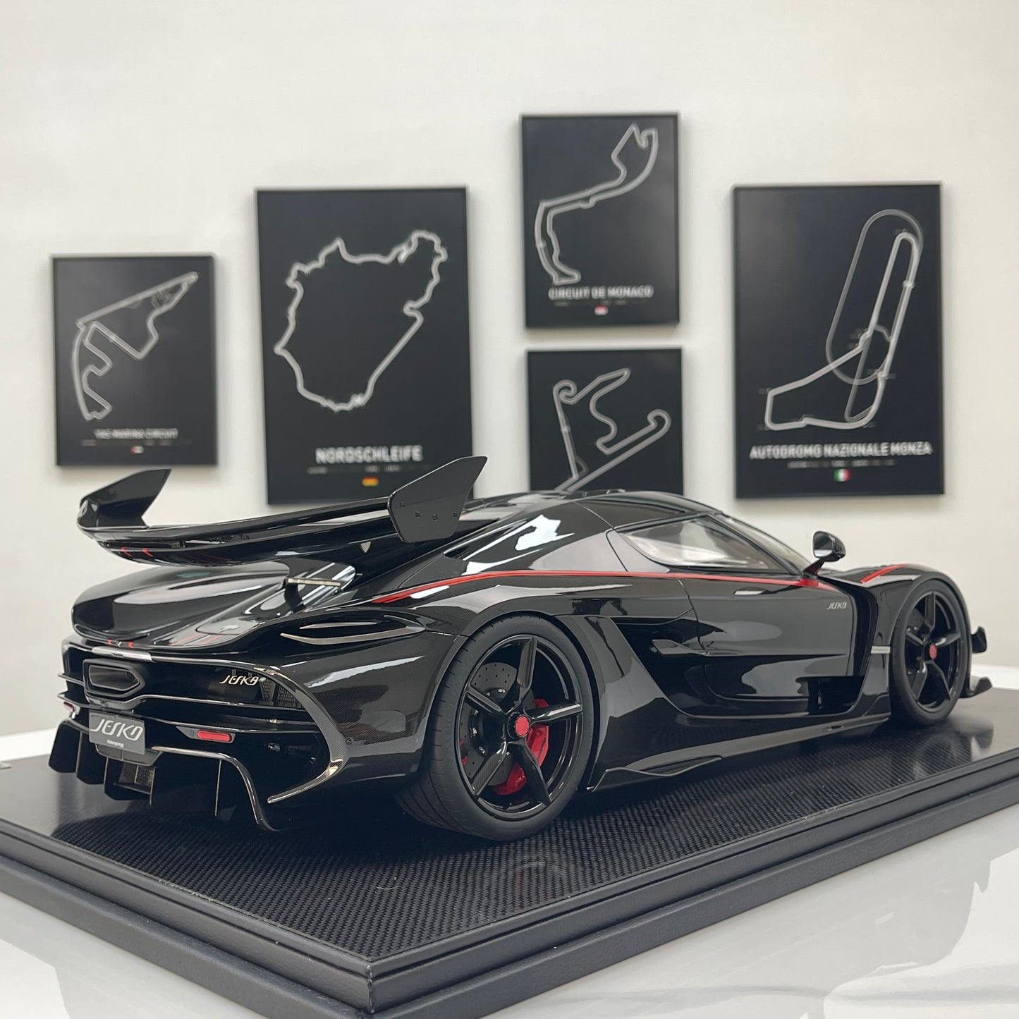 FRONTIART 1/8 Koenigsegg Jesko Full Carbon Limited Edition Model Car