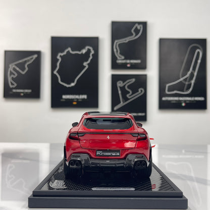 BBR 1/18 Ferrari Pursangue, black top, carbon fiber base metallic red HE180052BCH