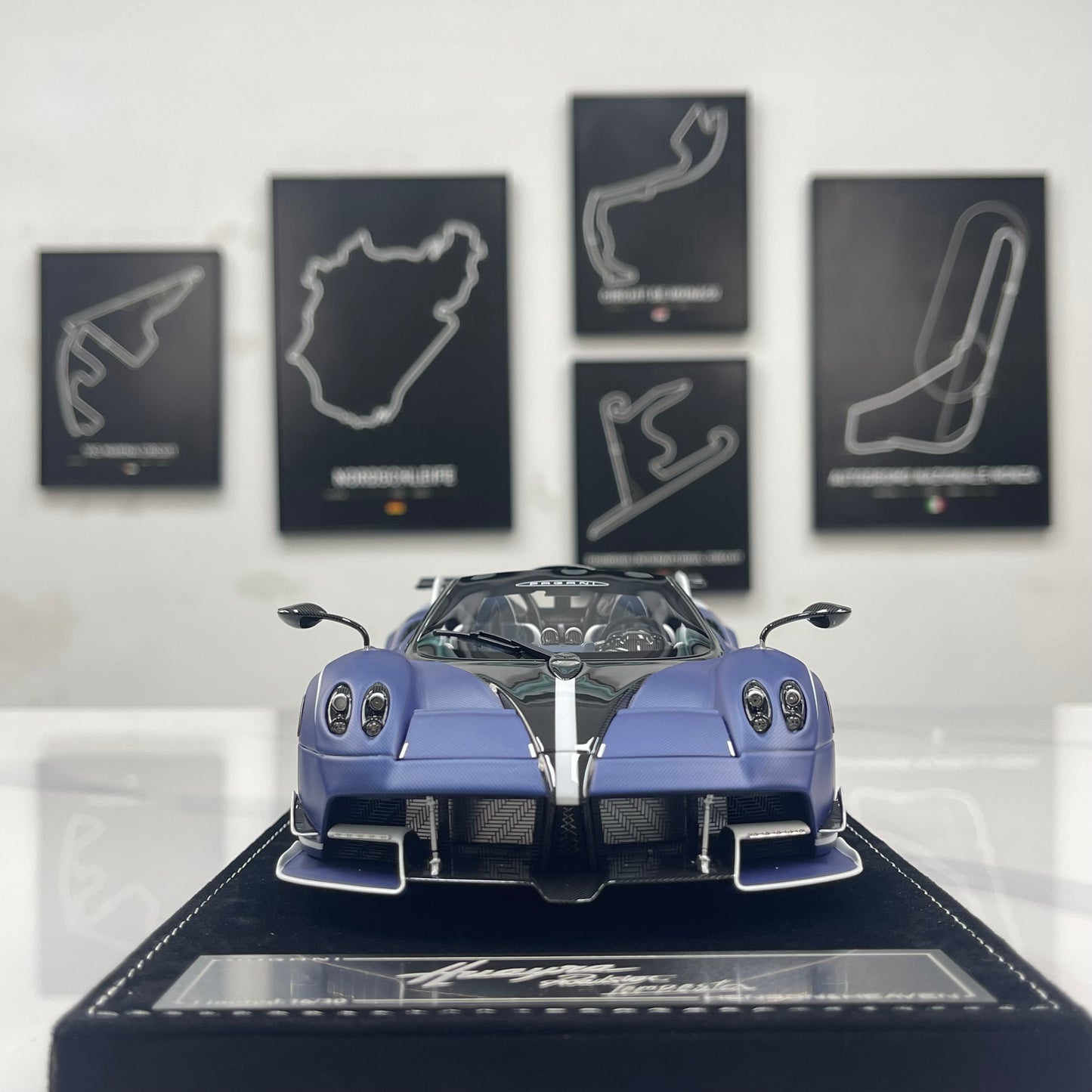 HH Model 1/18 Pagani Huayra – Matte Blue & Carbon Black (HH663)