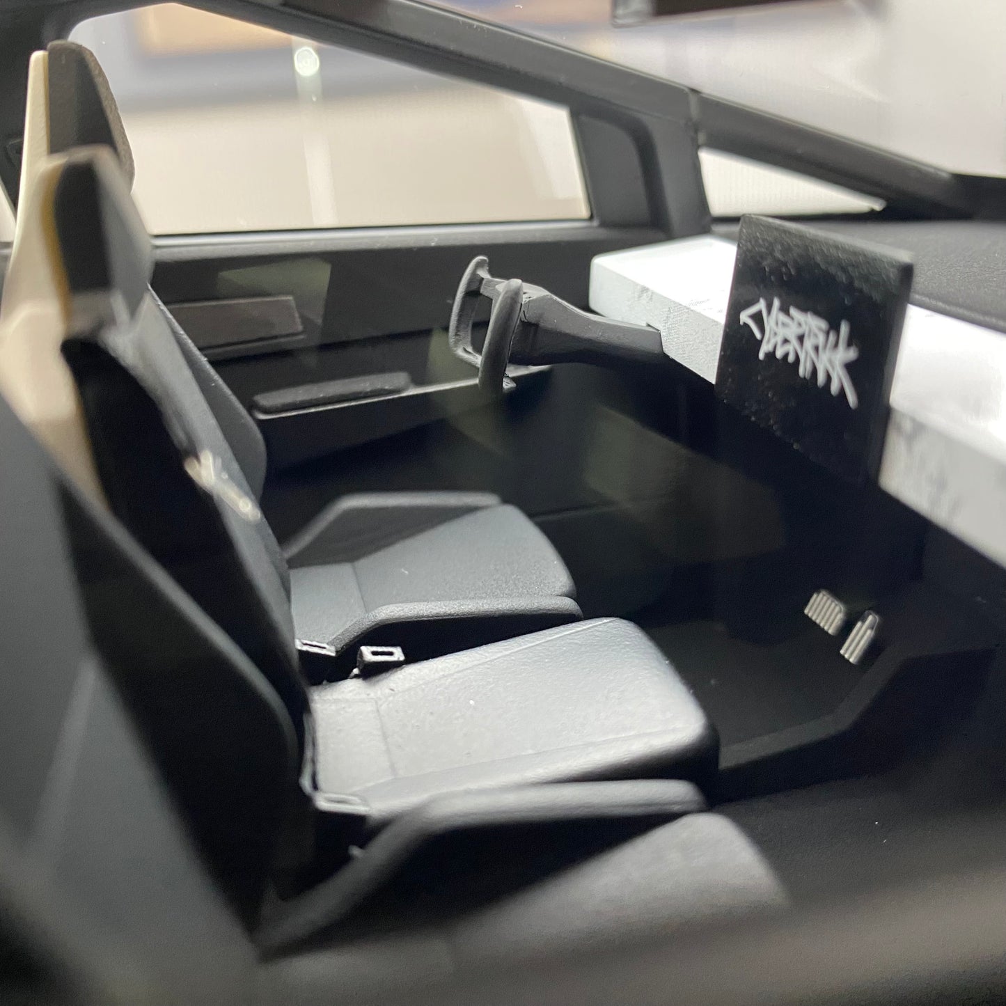 TOP Marques 1:18 Tesla Cybertruck resin car model