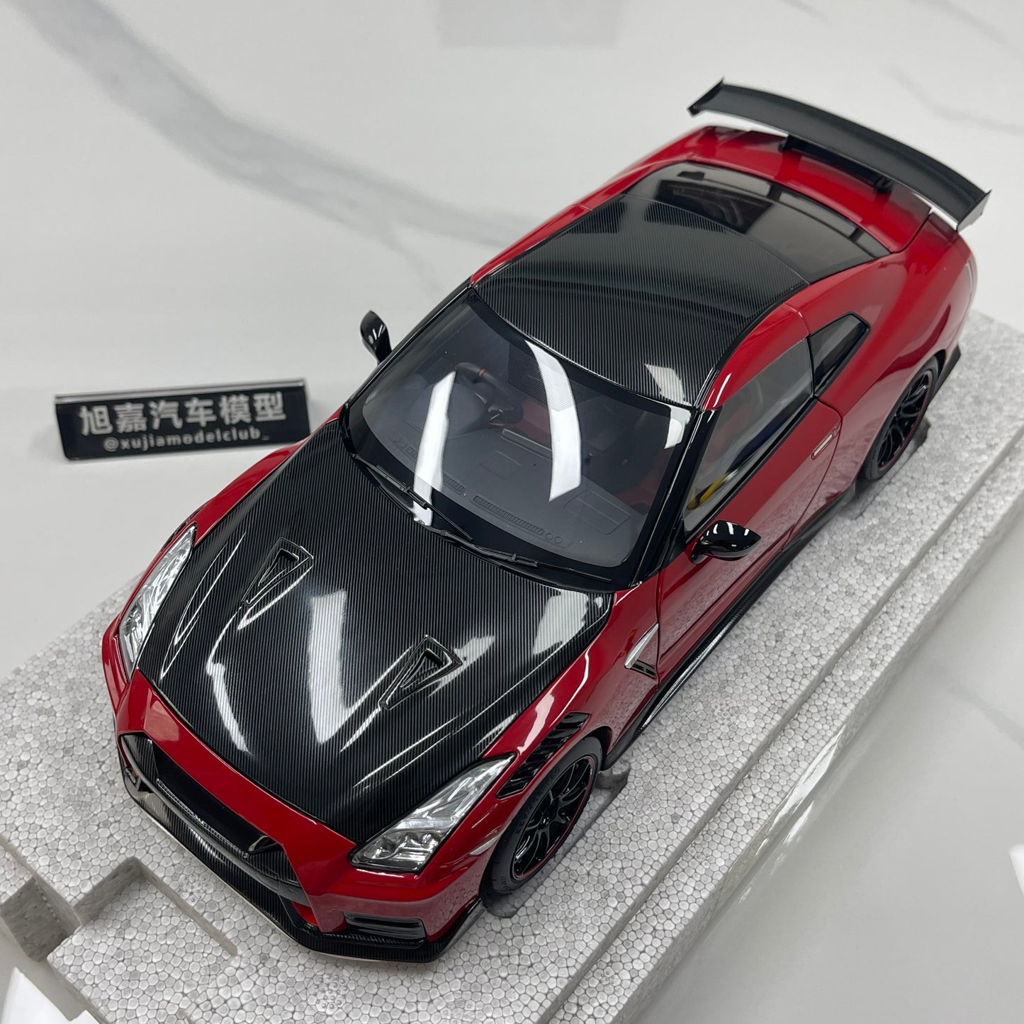 MOTORHELIX 1/18 Nissan GT-R NISMO (R35) Special Edition 2022 Vibrant Red Alloy Full-Opening Model Car