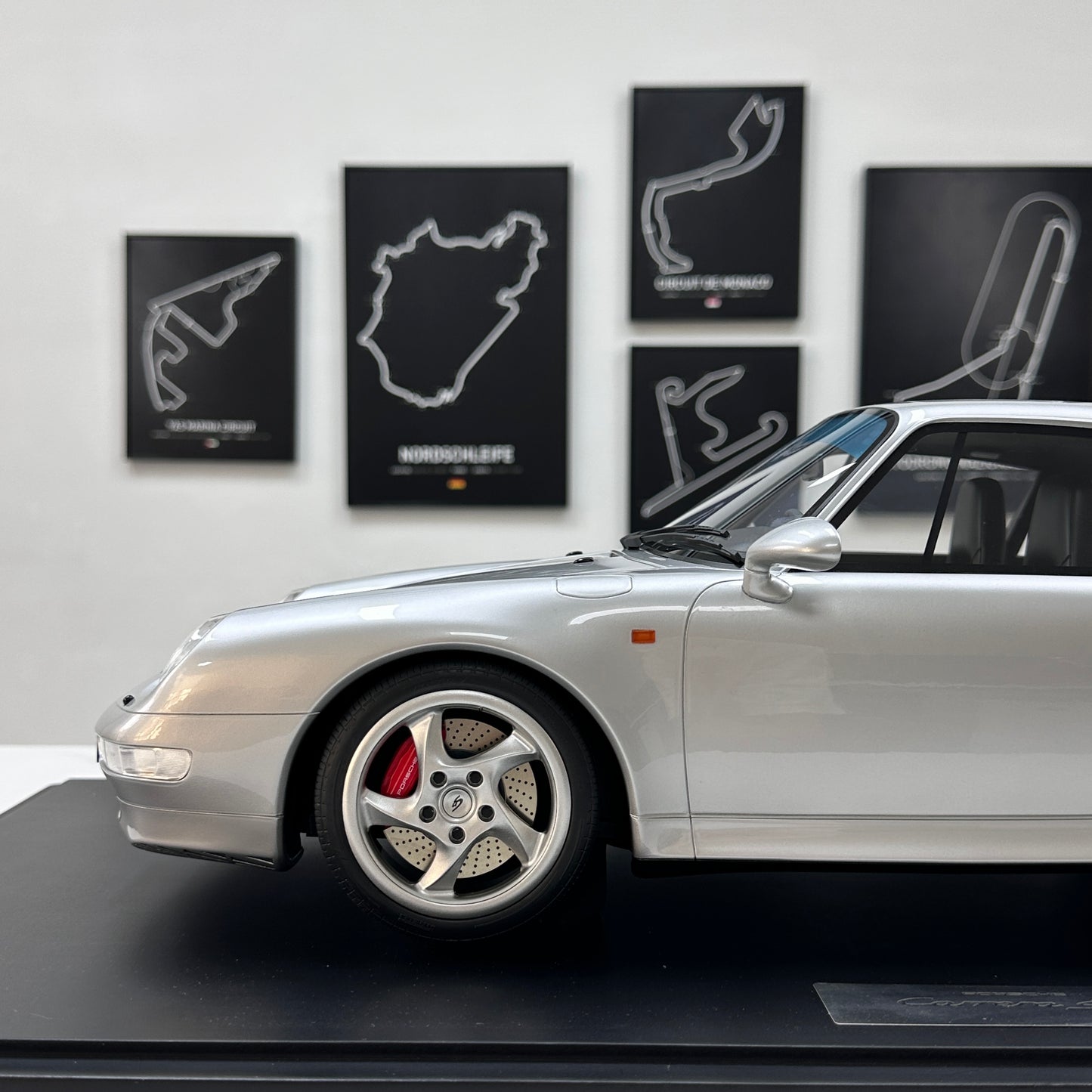 GT Spirit 1/8 Porsche 911 [993] Carrera 4S – Silver (GTS801901)