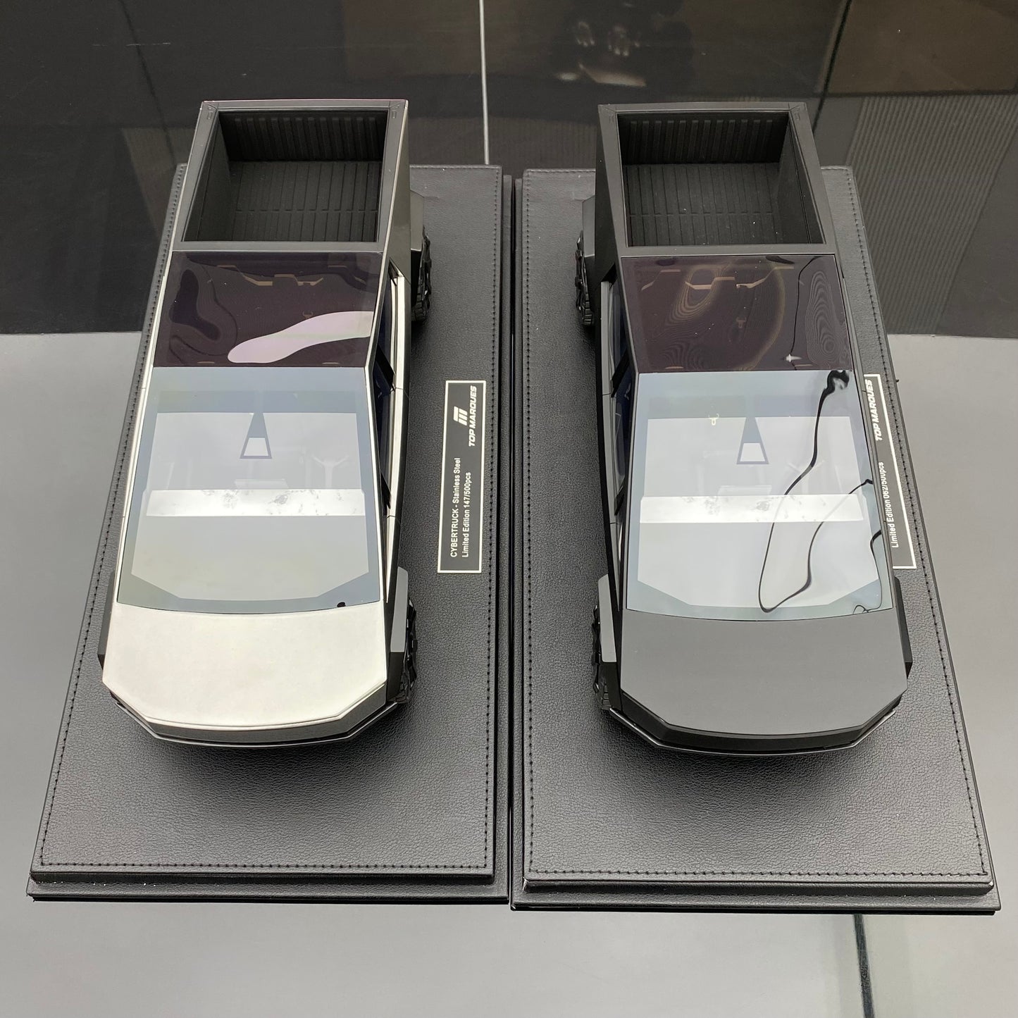 TOP Marques 1:18 Tesla Cybertruck resin car model