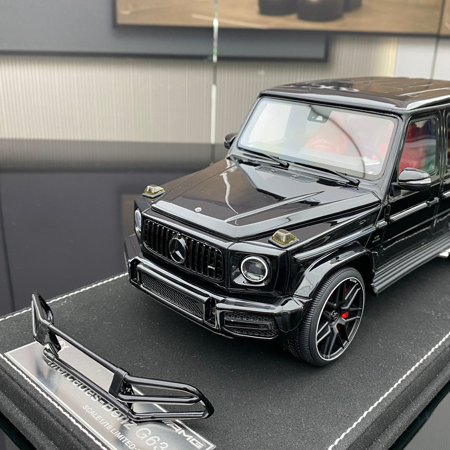 VEHICLE Art 1/18 Mercedes-Benz G63 black simulation car model ornament