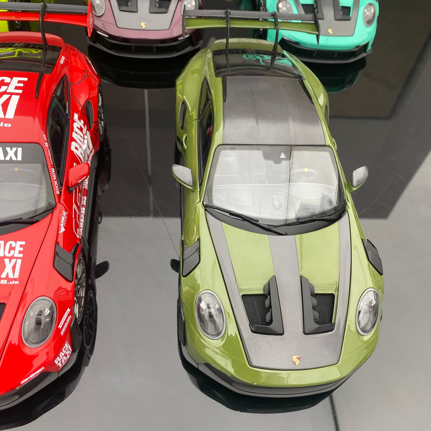 MINICHAMPS 1/18 Porsche 911 992 GT3RS Simulation Alloy Car Model Collection Price 1389-1428yuan