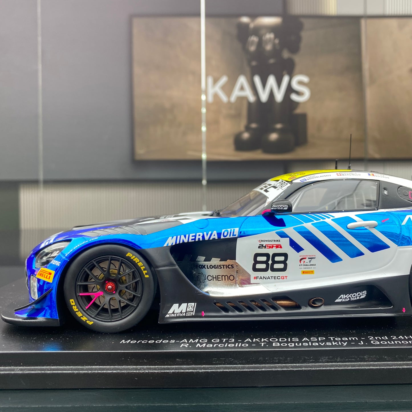 SPARK 1/18 Mercedes-Benz AMG GT3 Akkodis ASP Team 2023 Spa Endurance Race Runner-up No. 88 Blue Paint Simulation Car Model Ornament