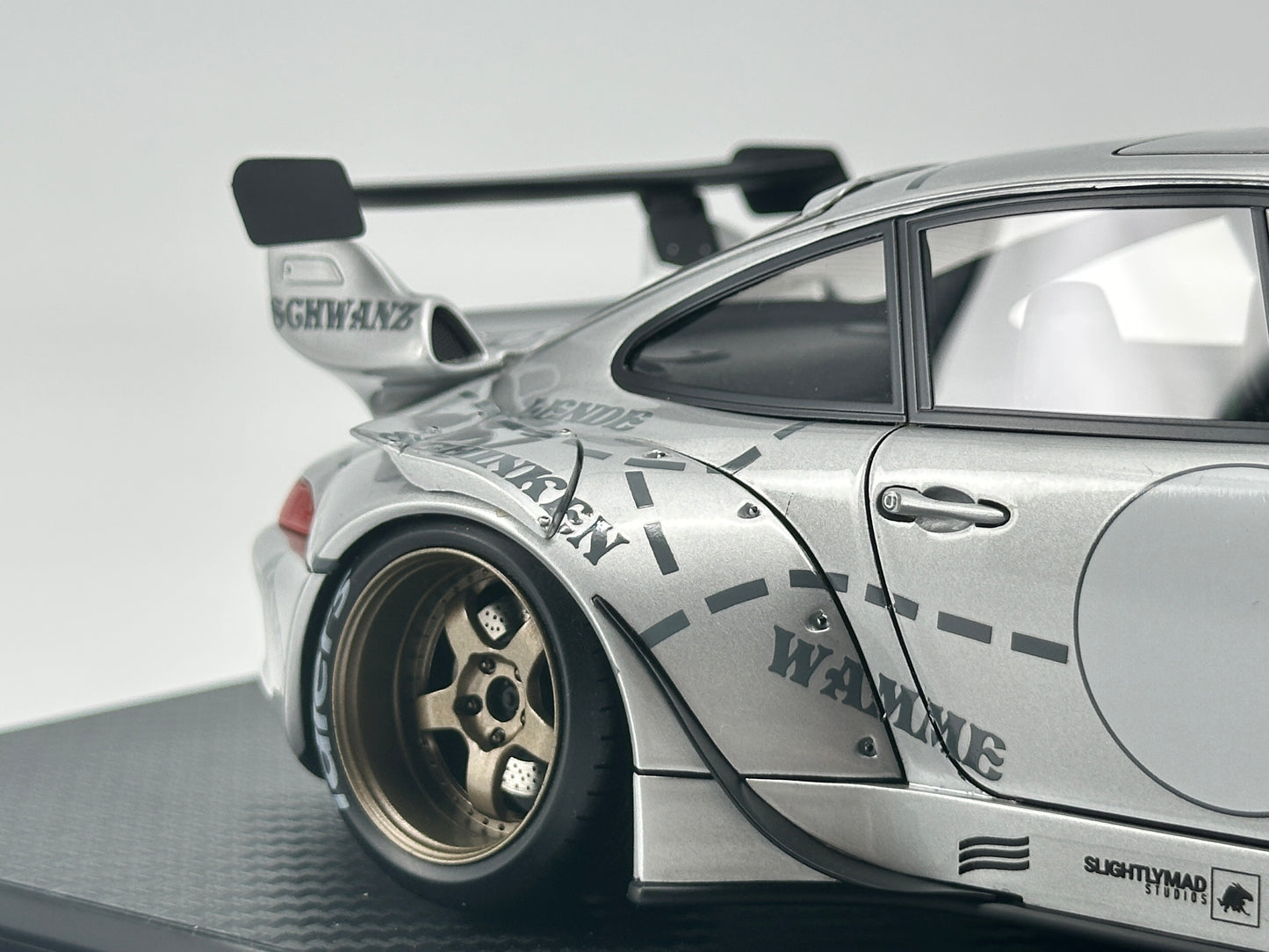 Ignition Model 1/18 Porsche RWB Silver Pig Limited Edition Simulation Car Model Ornaments