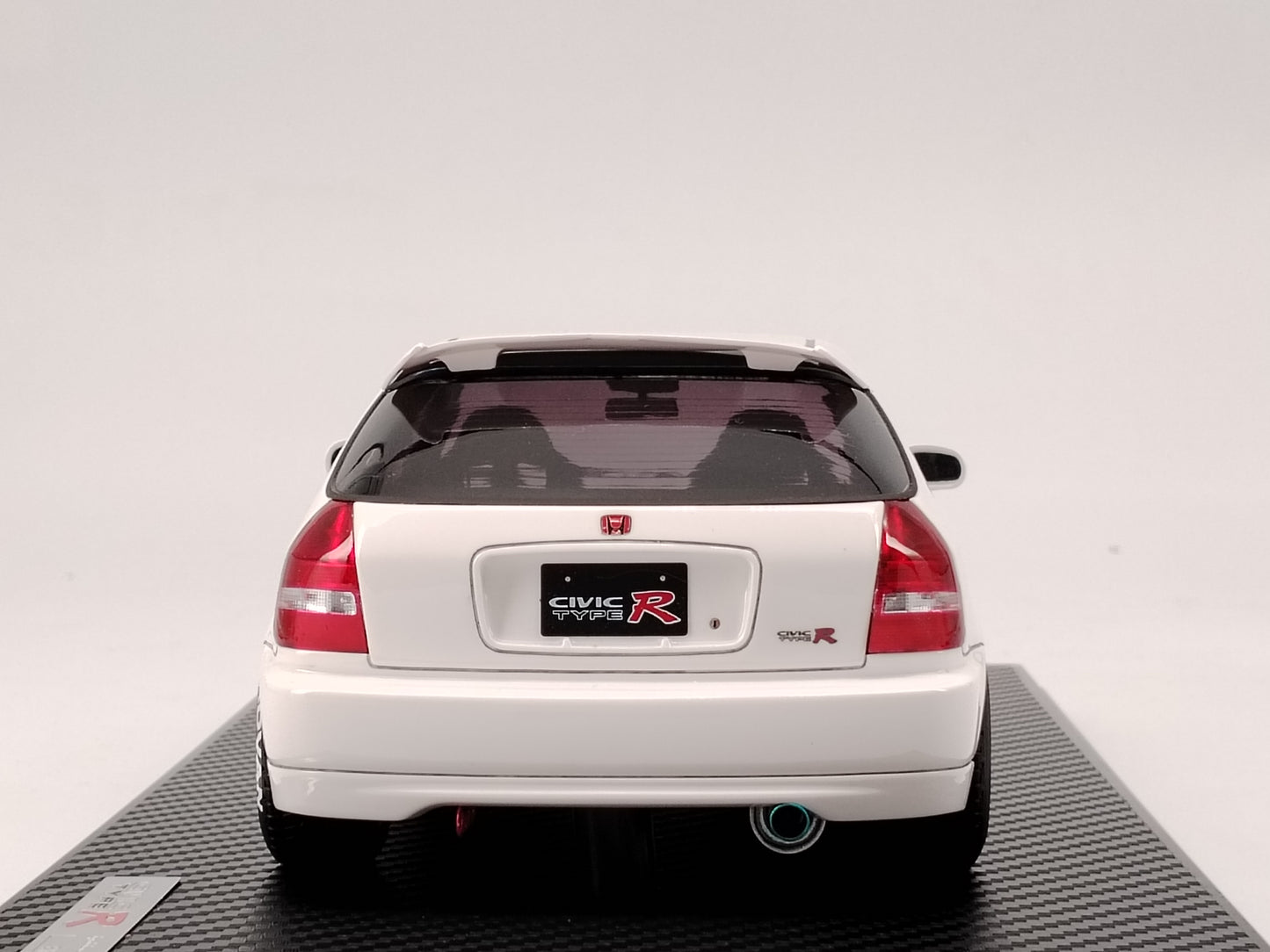 Ignition Model 1/18 Honda CIVIC (EK9) Type R resin car model