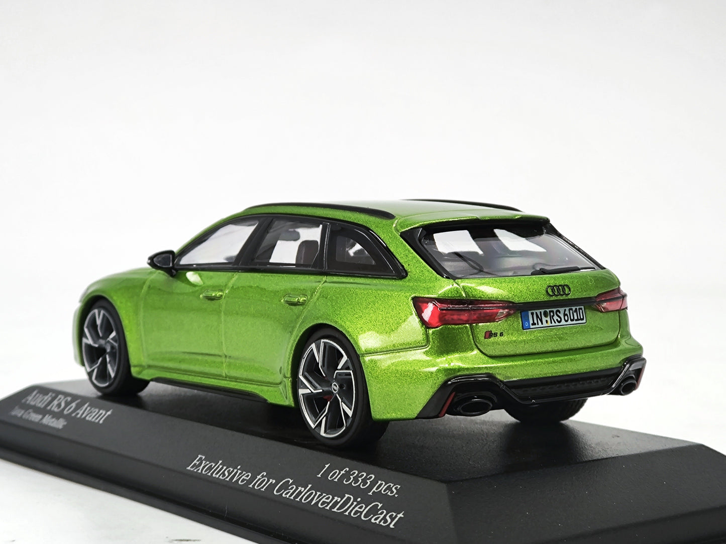 MINICHAMPS 1/43 Audi RS6 Alloy Enclosed Car Model Ornaments