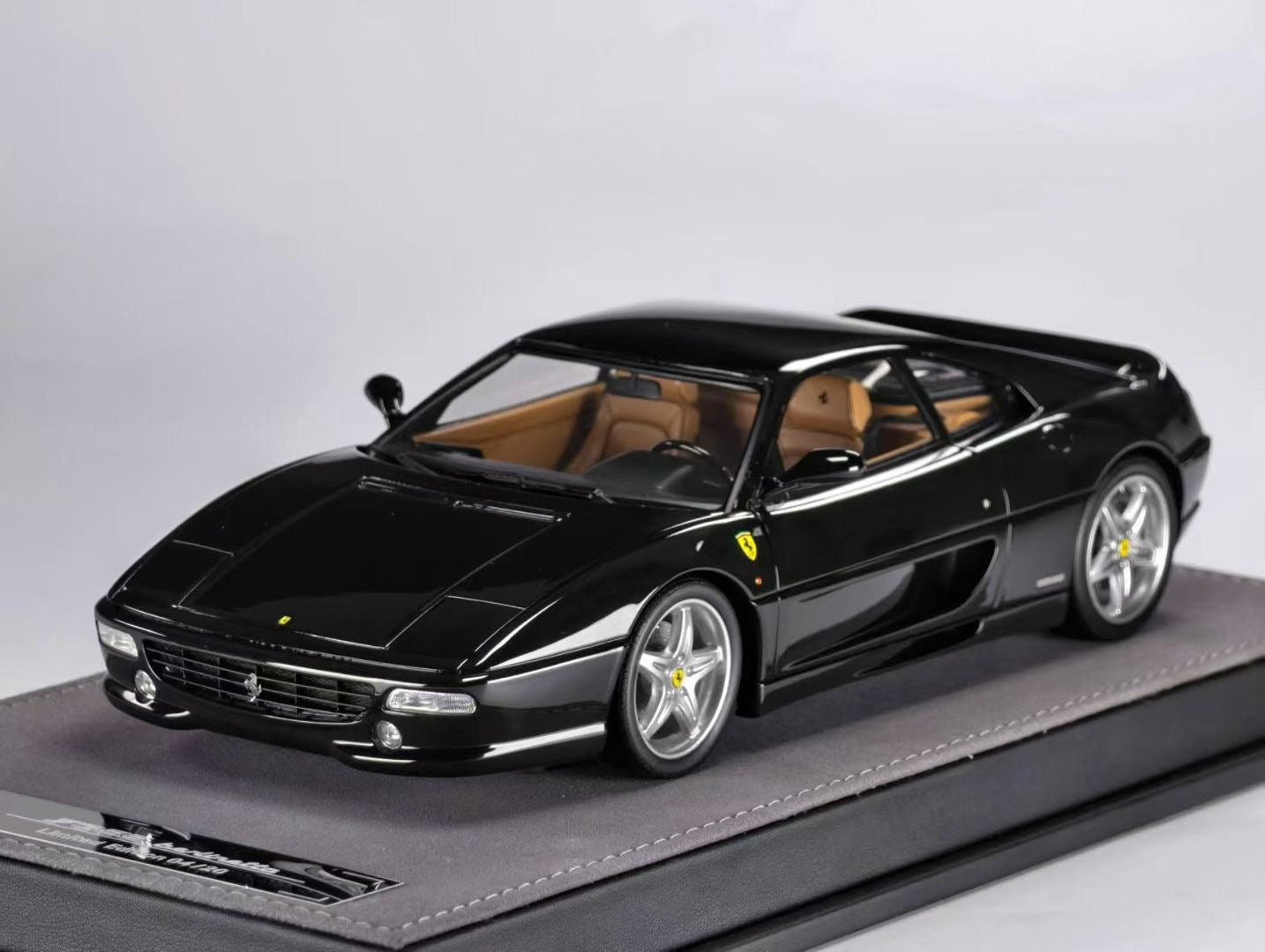 V8 MODEL 1/18 Ferrari F355 Resin Model