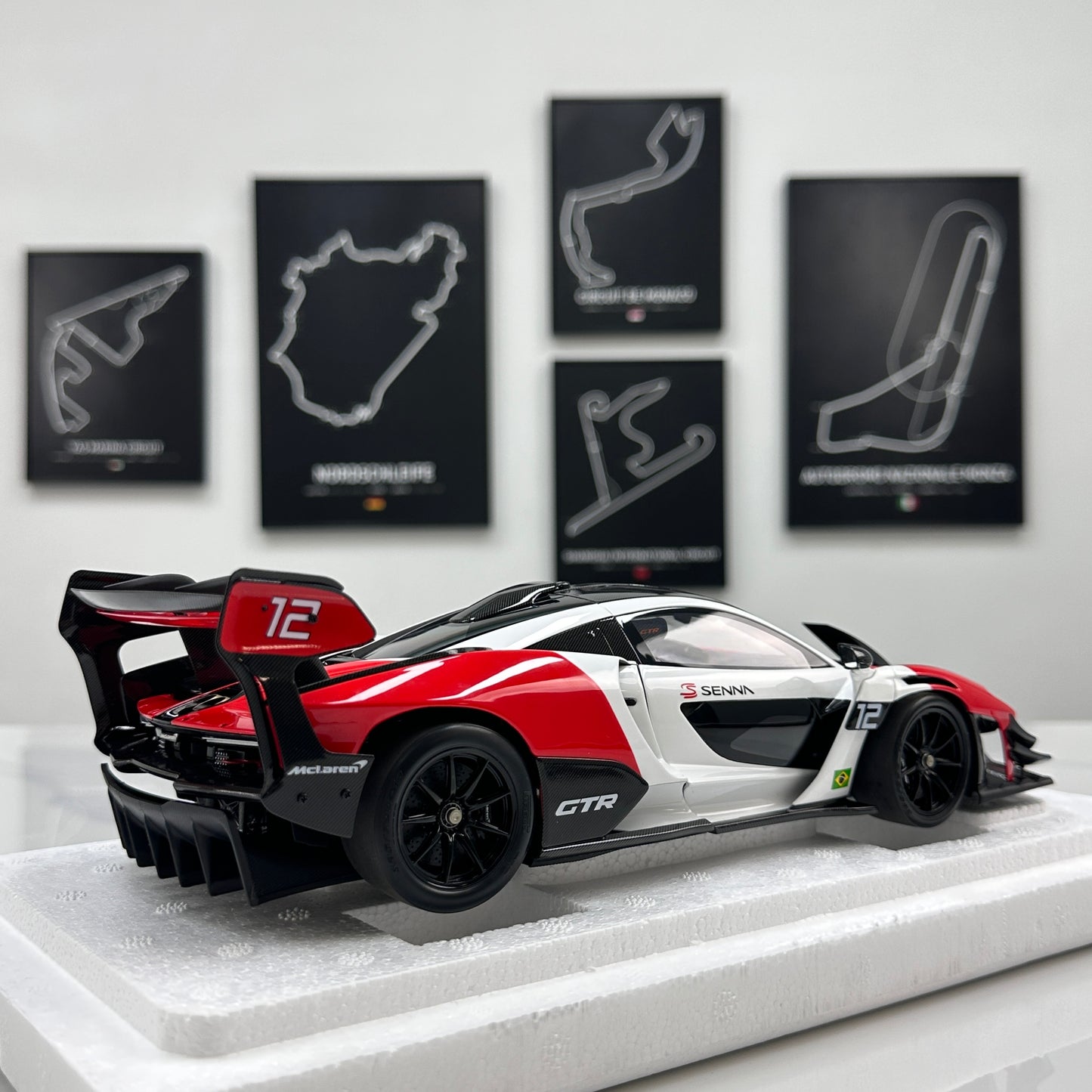LCD 1/18 McLaren Senna GTR (Red/White) LCD18016-RW
